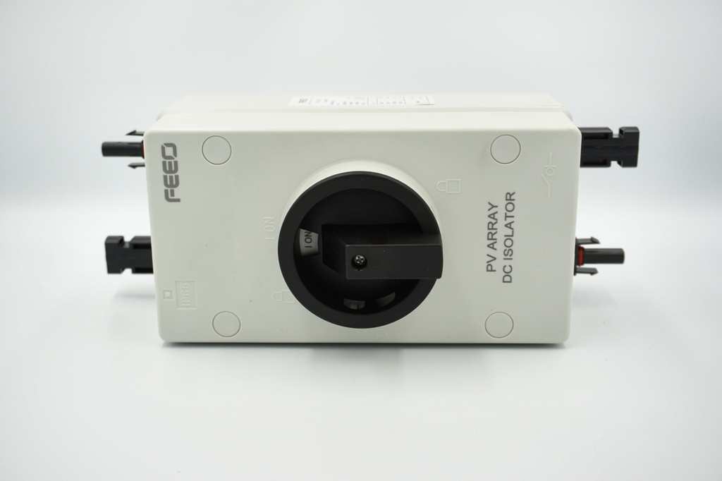 Caja switch desconectador 2P 600V 32A con MC4's incluidos